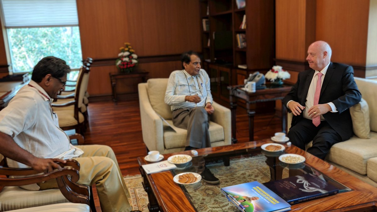 sureshpprabhu's tweet photo. Had a fruitful discussion with H.E. Mr. Freddy Svane, Ambassador of Denmark to India. https://t.co/XqyYaD3PBC
