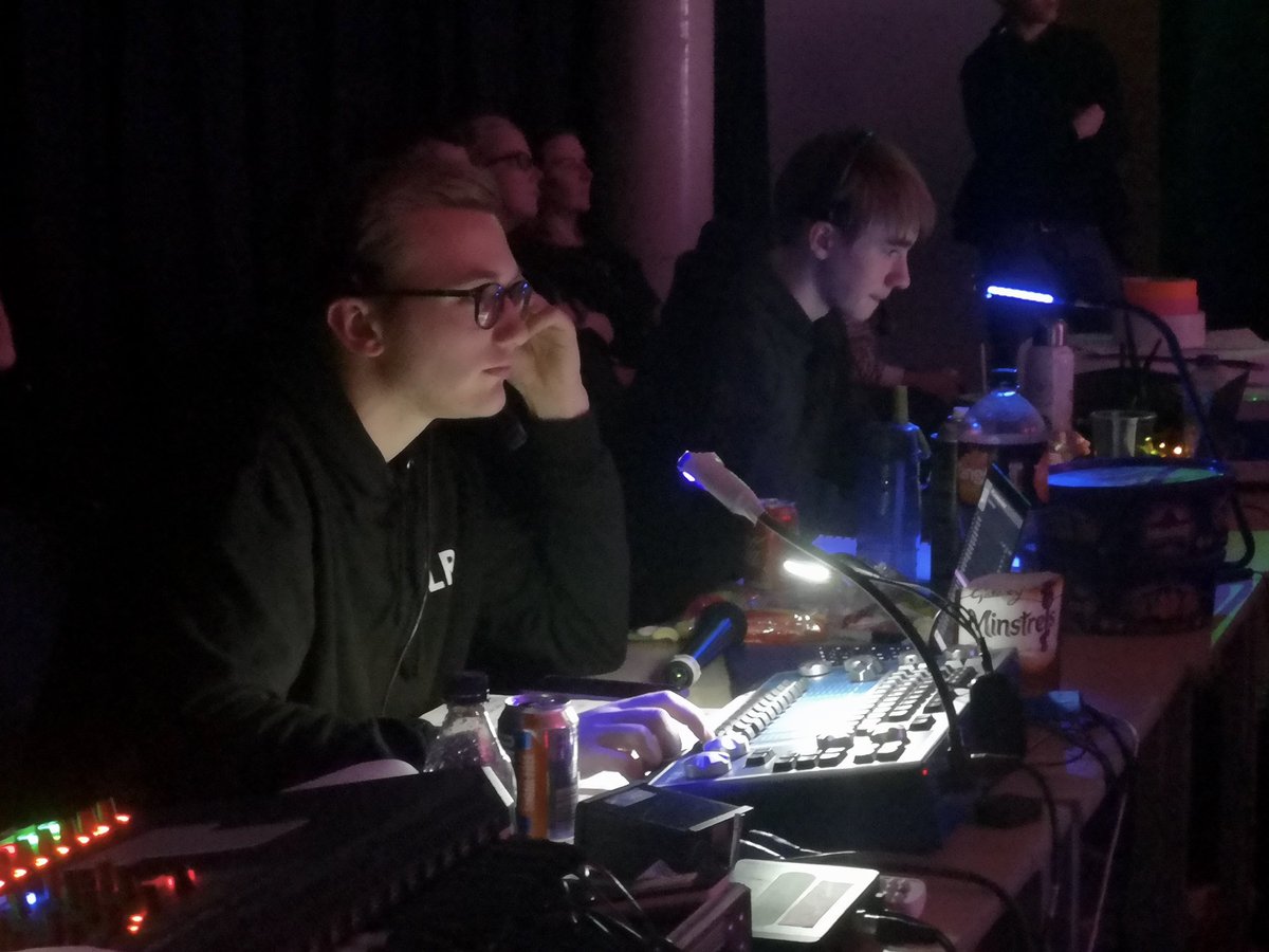 CVHSTechTeam's tweet photo. Some photos from last nights show! #HighSchoolMusical #SchoolShow #BusyWorking #CVHSTechTeam #teamCVHS https://t.co/JNYbiOTJHN