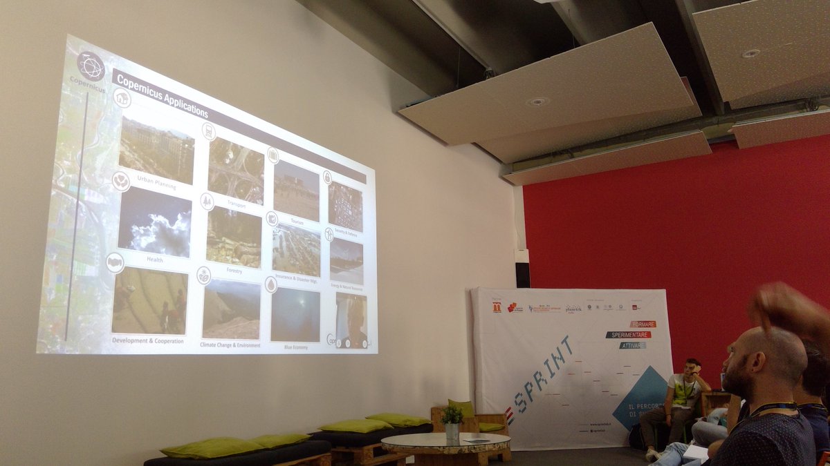 lorenzo_perone's tweet photo. Ad #hackcopernicusbari si parla delle potenzialitΓ del programma Copernicus @massimozotti @planetek @ondatait https://t.co/RqepGquBfE