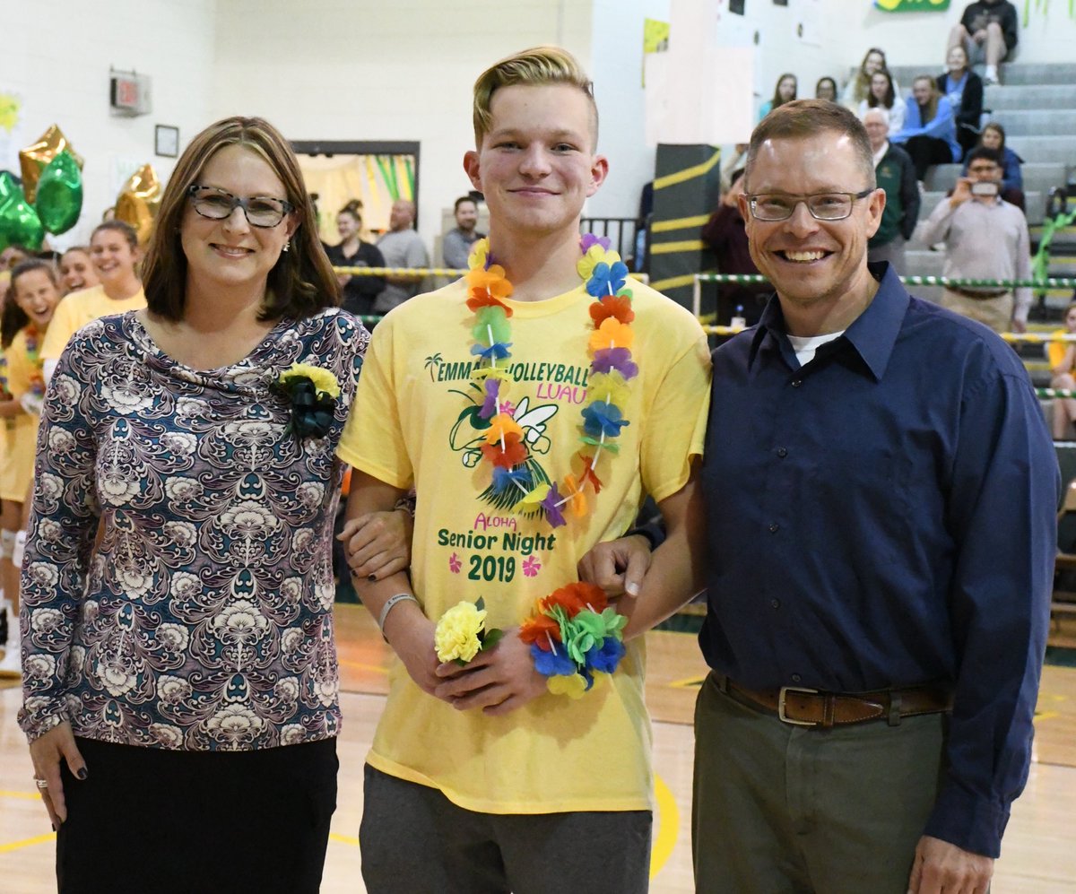 EmmausGirlsVB's tweet photo. Some pics from Senior Night and 3-1 win over Central. https://t.co/pbha4cFGKr