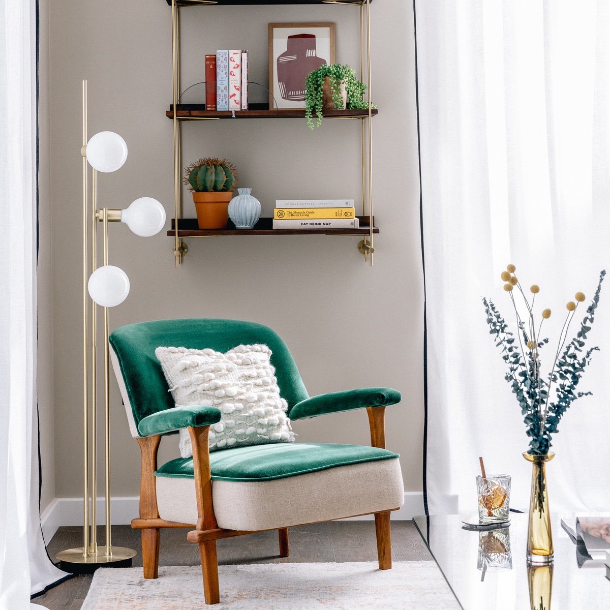 apartmentlovin's tweet photo. Bergman &amp; Mar filled London apartment with soft hues and touches: https://t.co/w6oI6jbyBa https://t.co/thnodGLbuU