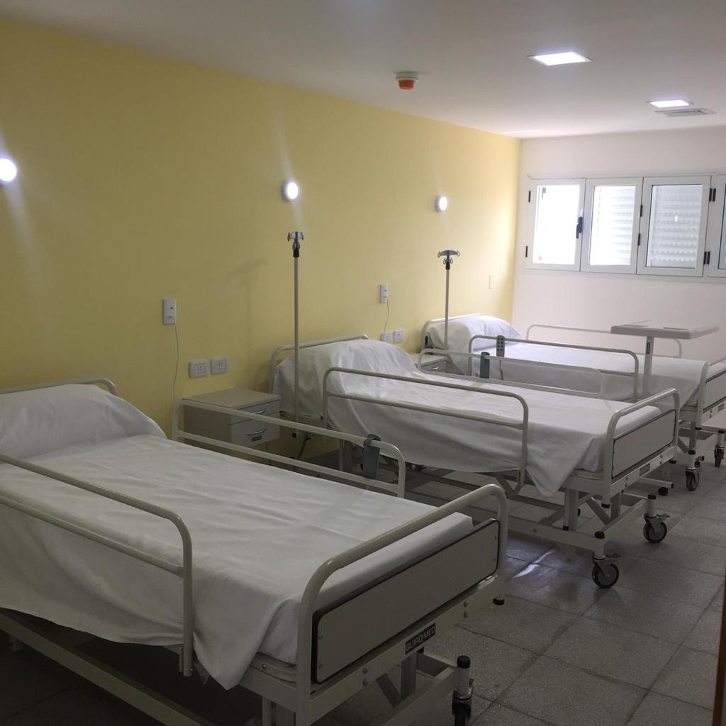 andresscarsi's tweet photo. Junto a @leonardobusso y @maxisuescun inauguramos 10 unidades de internación en el Hospital Geriátrico Cardenal Eduardo F. Pironio de #Rauch. Seguimos trabajando para que nuestros adultos mayores accedan a las prestaciones necesarias para su internación y rehabilitación. https://t.co/k9RBkAewoa