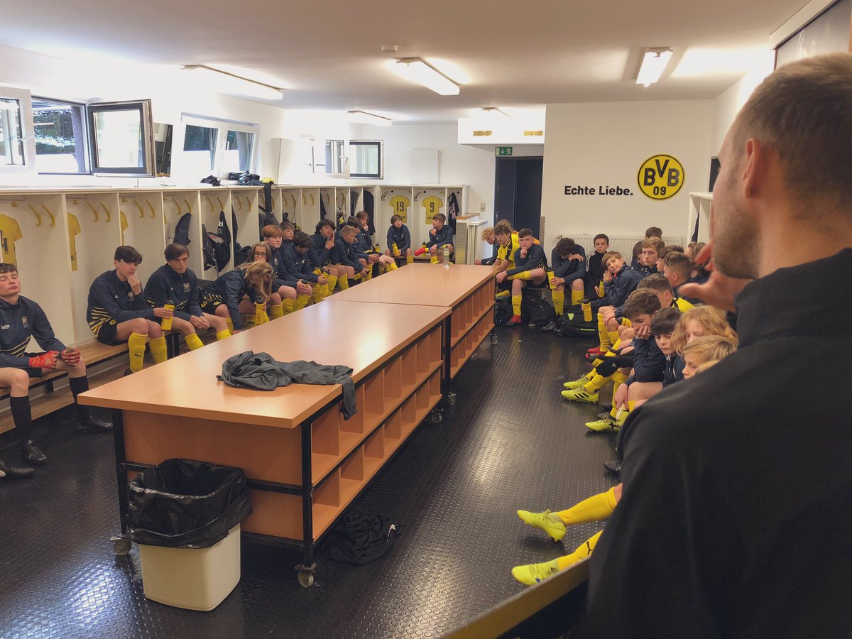 MosslandsSchool's tweet image. Pre training briefing.  “We don’t just look like a team, we must act like a team” #Dortmund2019