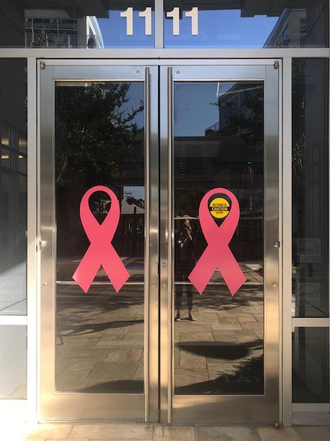 CREW_Clt's tweet photo. We are loving the support from the Metropolitan who turned pink in honor of "Queen City in Pink"! Home to #newdominionbank and #collett!  #QCIP #breastcancerawareness #CREWclt #thinkpink #pinktober #womeninleadership #CREWnetwork #CREWwomen https://t.co/dUrlhWAzLD