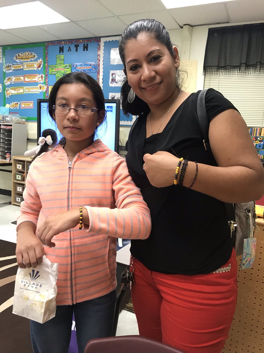 AlvarezCCPS's tweet photo. I love when I can get to work with school/community engagement events. Last night @RoadrunnerAdven let me help friends make bracelets with Ajuna beads, handmade in Uganda 🇺🇬! We used Chalkley’s colors, of course. ☺️ #oneCCPS https://t.co/TUD9ftMrrV