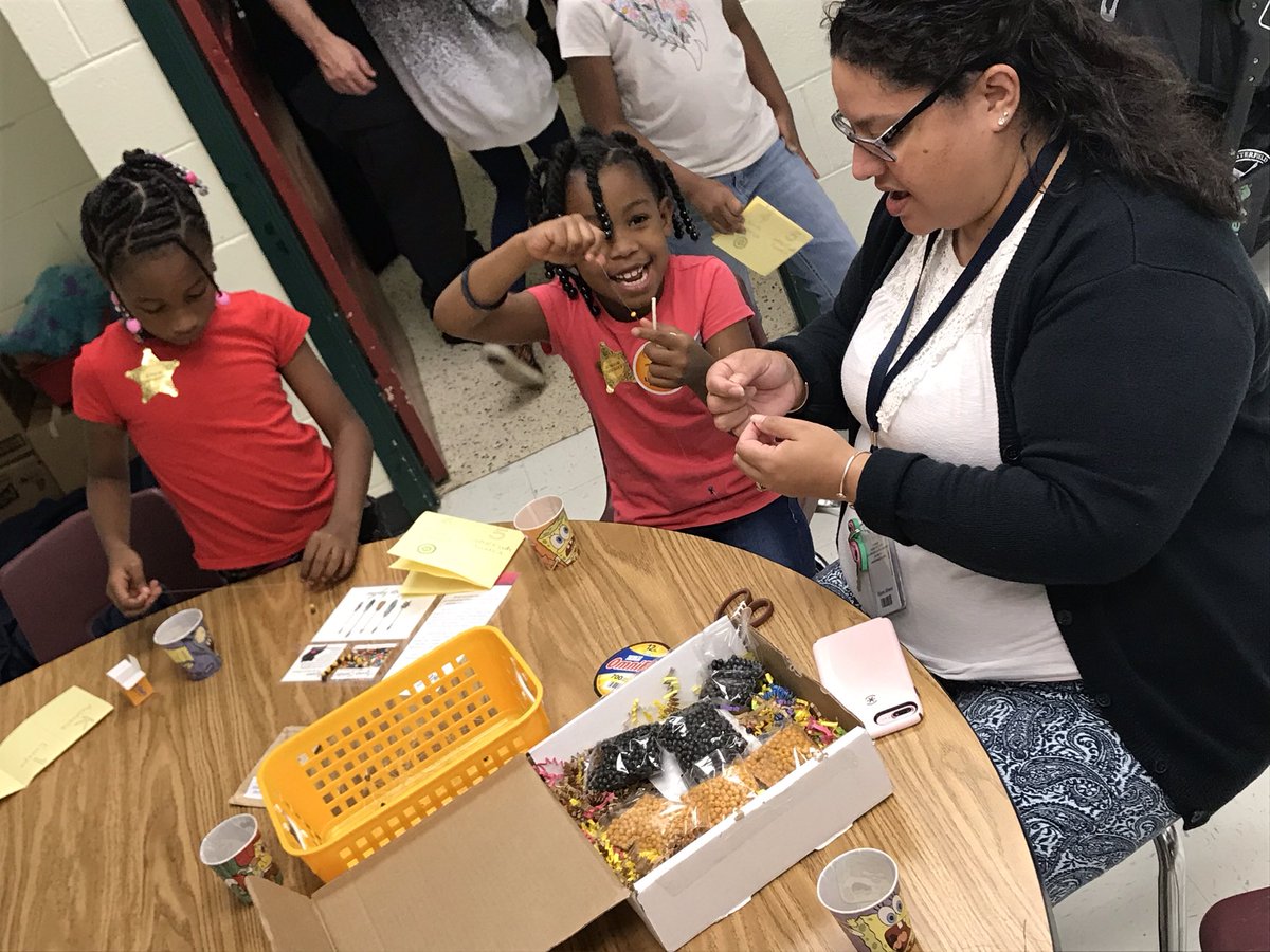 AlvarezCCPS's tweet photo. I love when I can get to work with school/community engagement events. Last night @RoadrunnerAdven let me help friends make bracelets with Ajuna beads, handmade in Uganda 🇺🇬! We used Chalkley’s colors, of course. ☺️ #oneCCPS https://t.co/TUD9ftMrrV