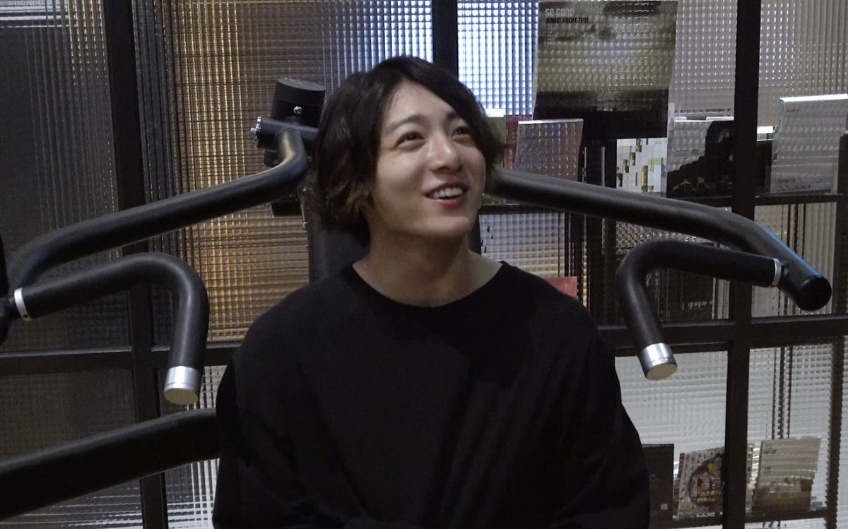 Bonheur_0613's tweet image. 표정이랑 다 너무 귀여운데 몸은 애기 아닌 왕토끼ㅠㅠㅠ🐰💕 꾸기는 뭘 해도 이쁘니까 하고 싶은 거 다 해!!! 묶은머리 존버해야지 영상 고마워 애깅이😭💜💜💜
#방탄휴가일지 #단발머리그소년 #근육토끼