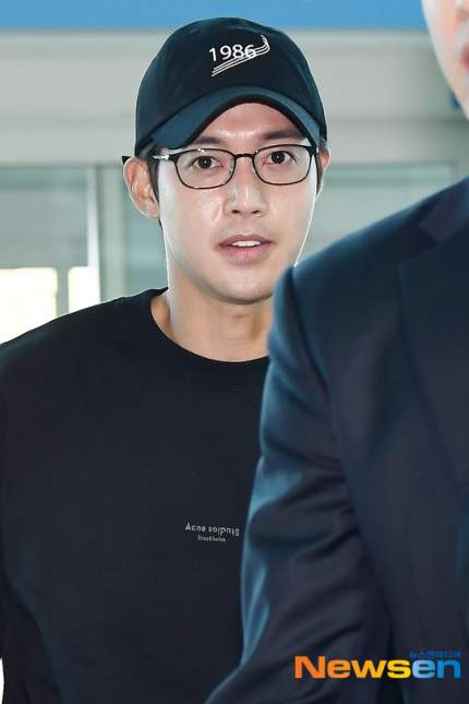 Triplekwan501's tweet photo. (Media Photos)2019.10.11 #KimHyunJoong at Incheon Airport departed to Mexico for 2019WorldTour #BIORHYTHM
Have a safe flight ~~ (2)
1986 boy😉 https://t.co/26wI1fwG4I