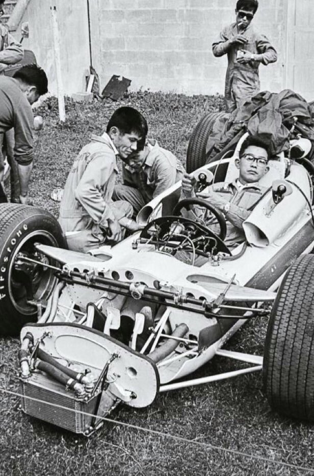 DavidBoswe11's tweet photo. #FirestoneFriday #HondaRacingF1 https://t.co/xSUAbeQKpl