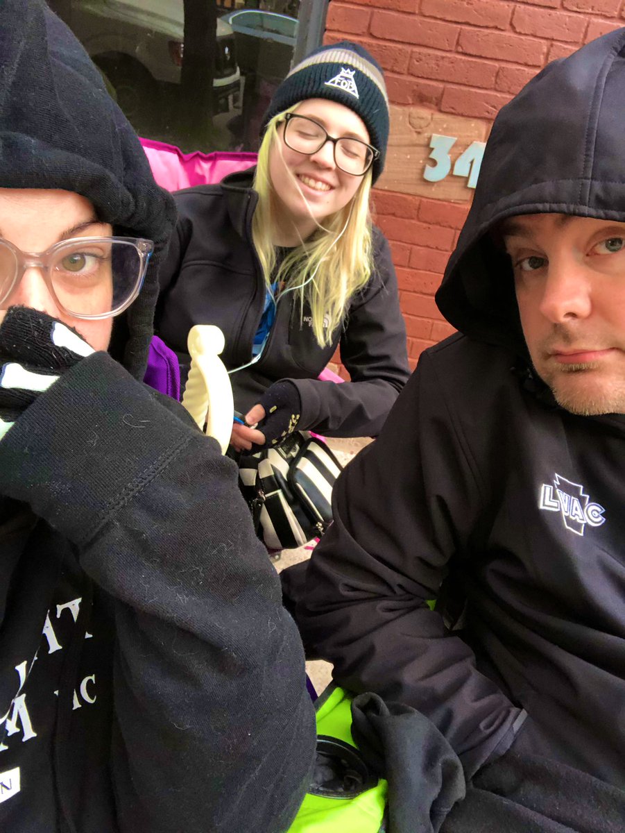 scream_it's tweet photo. #Parenting: When you wake up at the crack of dawn to wait in line outside during a norβeaster just so your daughter can get @waterparks new album and a wristband for their acoustic show tomorrow #worthit #FANDOM #FANDOMoutnow @awsten @underscoregeoff https://t.co/9yhgrPCZ3z