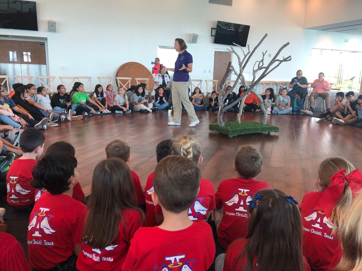 IWACCNews's tweet image. Our MEJ2 students had a great time on their field trip to the aquarium last week! See more photos on our gallery: ow.ly/QQVN50wGPvy