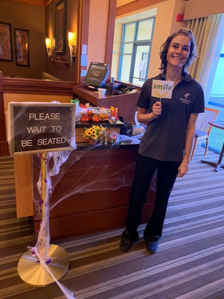 savanna_lacey's tweet photo. #makingguestssmile https://t.co/N8rY3Ivlxd