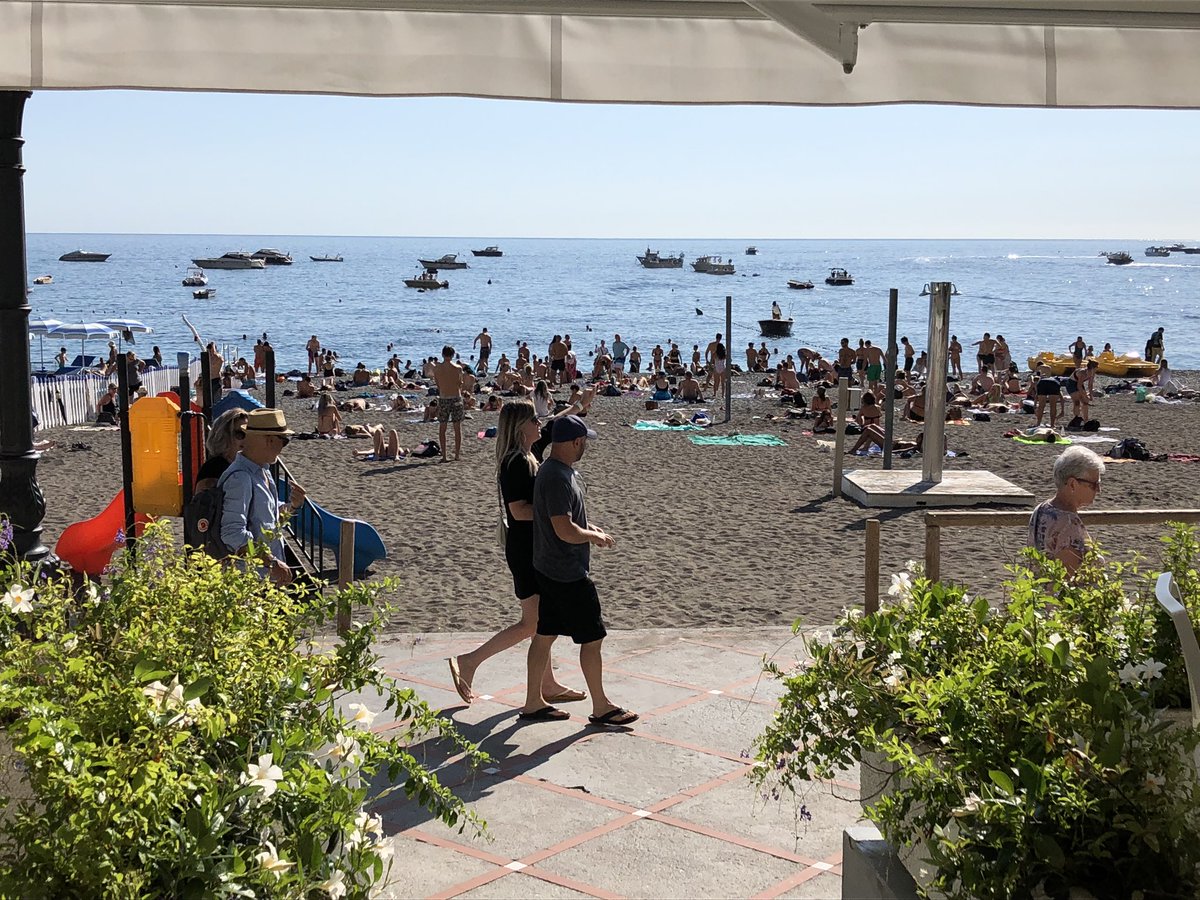 I can think of worse places to enjoy a cold beer on a sunny after than here beside the beach in Positano with <a href="/brendajprice/">Brenda Price</a> #amalfi