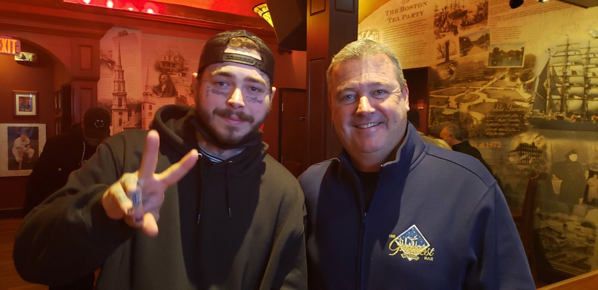 DirtyWaterNews's tweet image. Post Pats Game The Greatest Bar had a special guest “Post MALONE” #BostonBestSportsBar