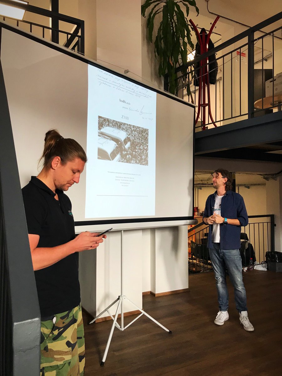 MartaUBK's tweet photo. @zikmund100  v UBK v rámci eventu #UBKinternational
🙋‍♀️🙋‍♂️ dnešní event  byl  #cool! 
https://t.co/f0HfcSCm1g

#UBKstories #weloveit #plzen #UBKgirls #UBKmen #cestovatele #libanon #japonsko #thajsko #rusko #kazachstan #myanmar #indie #sibir #kamcatka #turecko #nepal #malajsie https://t.co/5bJDab8kni