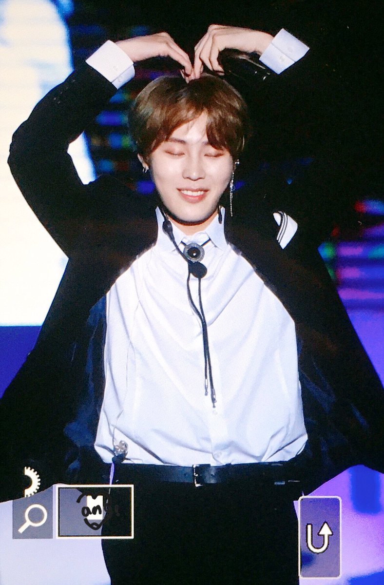 191011 흥부제 프리뷰

오랜만에 보니까 더 이뻐 말도 안돼 이렇게 사랑스러운 사랑둥이가 어디 있어 남원에 있지 이몽룡의 잘생김과 춘향이의 예쁨을 합하면 하성운이다ㅠㅠㅠㅠㅠㅠㅠㅠ

#하성운 #HASUNGWOON