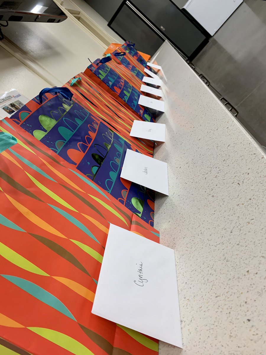 Julie Wilson tweet media