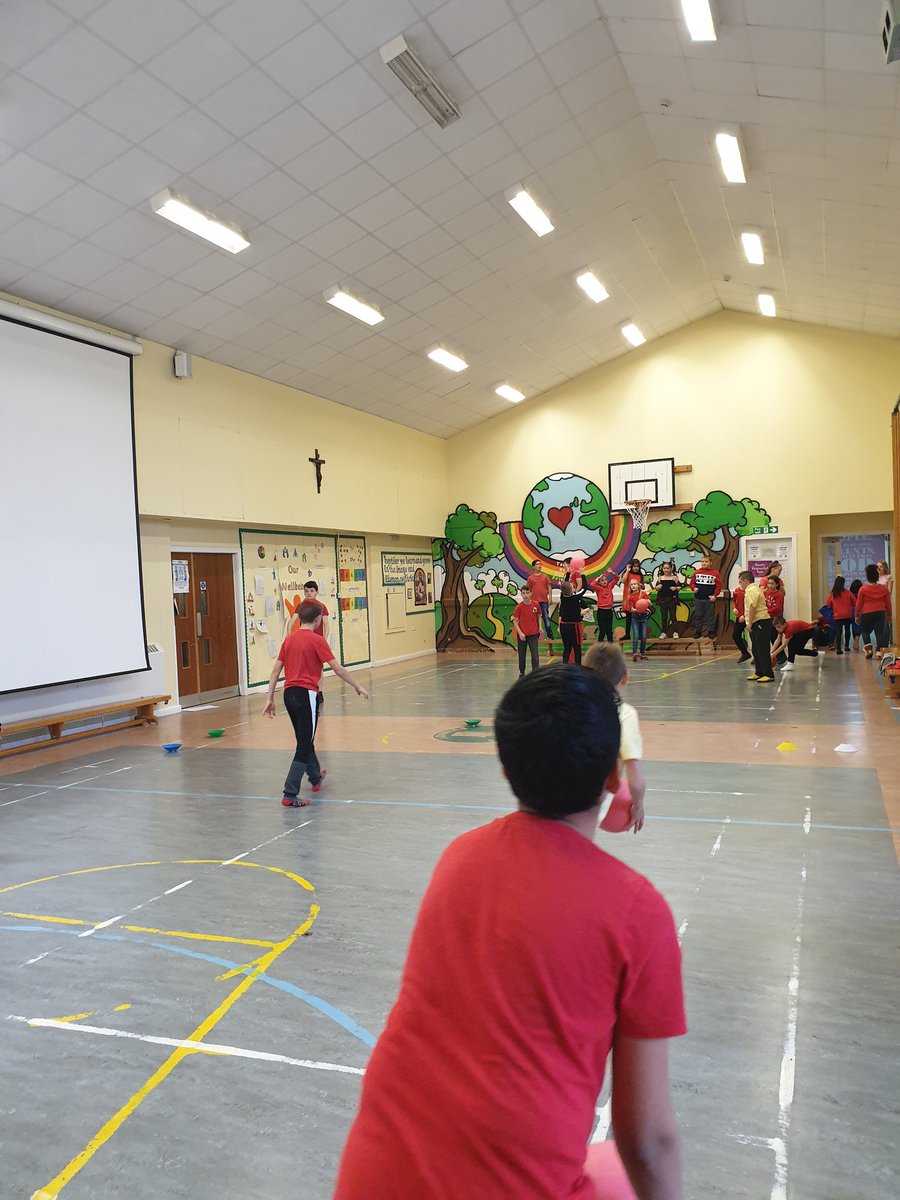 Mrs_Conway10's tweet photo. After achievement assembly falling on our PE slot we squeezed in some dodgeball today! #pupilchoice 

I may have joined in to help the losing team🤭

But - I wouldn't have said 'if you hit me you'll owe me £5(classroom currency)..' 😏😂💸

 #imakemyownrules #stninianskidscan https://t.co/viWJxoydIe