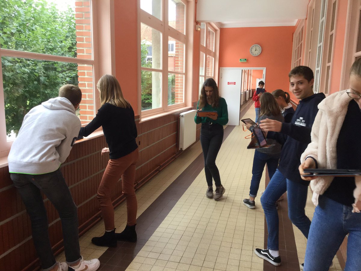 Tous les projets sortiront le 14 octobre mais le meilleure reste celui de #liz3 
Venez juger par vous même 😉
#rivercastle
@SolenneHernandz