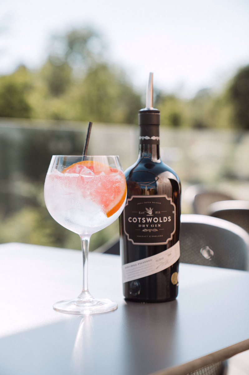 FeldonValley's tweet photo. Tonight is our inaugural ‘Ginner’ event in partnership with @Cotswoldistill - 5 courses by our executive head chef Darren Brown paired &amp; infused with the Distillery’s delicious Gins! 

If you missed out on a ticket for this one, keep an eye out for our future events... 🍸🍴 https://t.co/16coNFxcPY