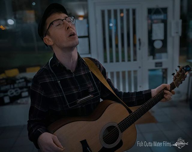 Armsandhearts's tweet photo. Thanks to @waterintobeer for having us! Had a blast! Tonight me, @sammykaynj and @mixtapesaints are at @paradiddlesbar in Worcster. Get to it.
Photo @fishouttawaterfilms
#armsandhearts #acousticpunk #sammykay #worcesterlivemusic https://t.co/yhQT9FfqoC https://t.co/hNiNvqn7Ik