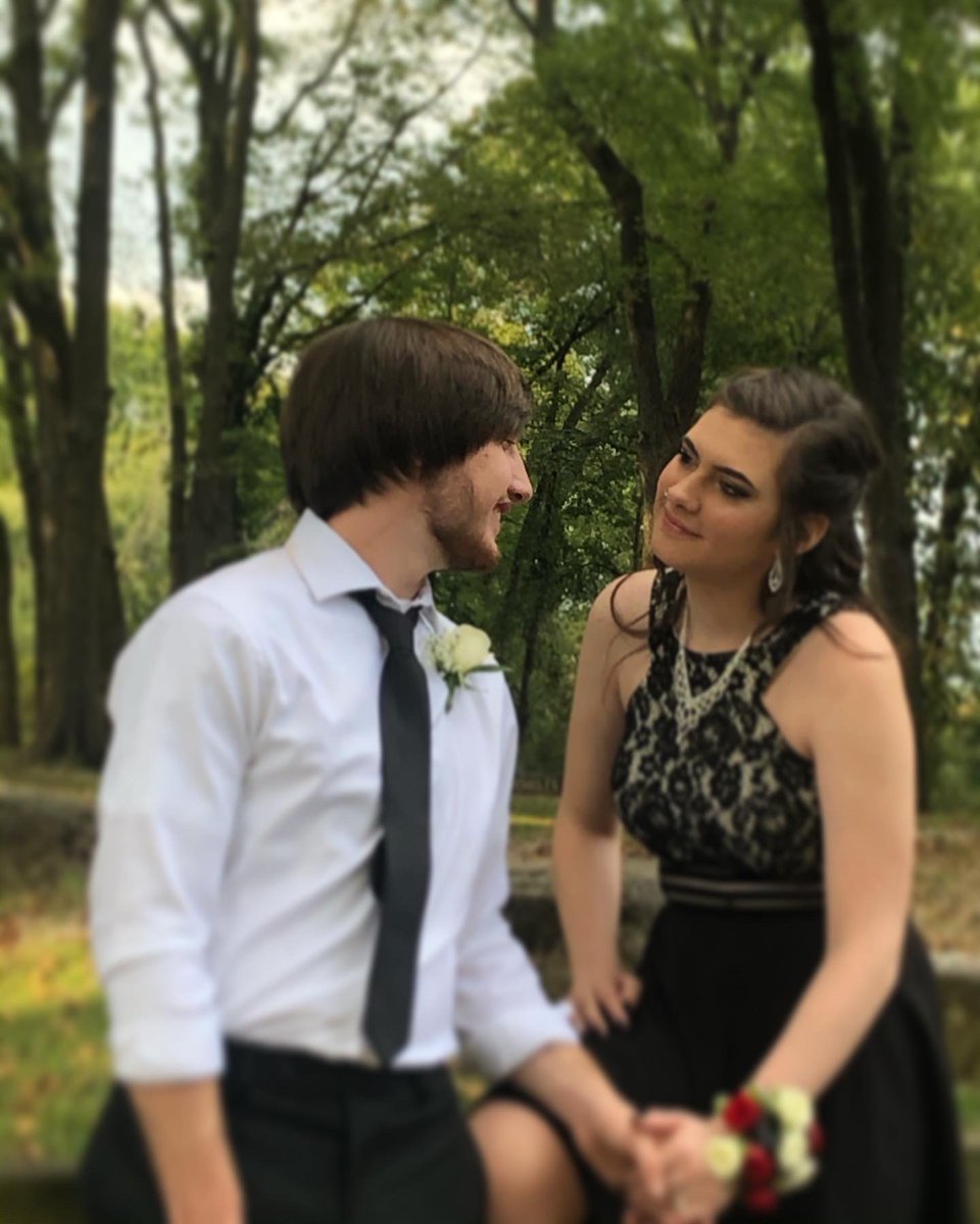 BridgesHS's tweet image. Last week our Seckman kiddos cleaned up pretty nice for homecoming!!! #wearebuilders #lookinggood #SHShoco