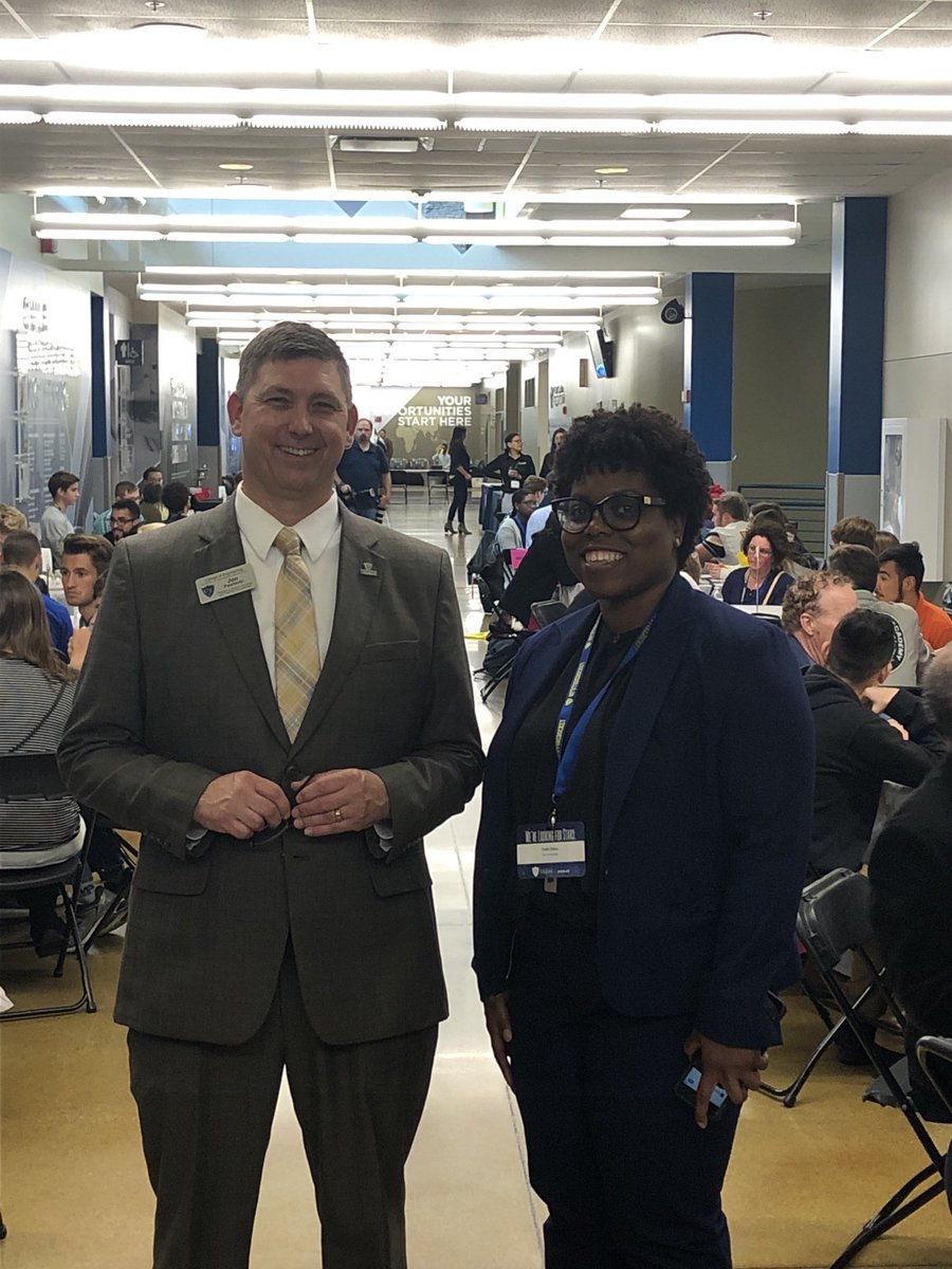 mbruozas's tweet photo. Thanks to @UToledo and @BerkeleyLab for organizing the #NatLabDay STEM event. Over 100 HS Ohio students get a chance to talk with DOE researcher. #STEM https://t.co/acc0TUAFI6