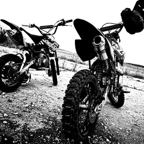 MiniMX_fr's tweet photo. Sortie dirt pour Micka  😍🔥 #dirtbike #Pitbike https://t.co/YvuWvOc1cw
