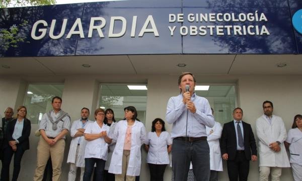 LaNotaNews's tweet photo. .@jaimemendezh inauguró la nueva maternidad del Hospital Larcade. https://t.co/4lYOtc9r0k https://t.co/AqluoEmuSt