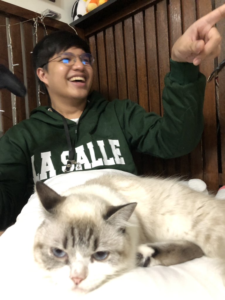 sepiahell's tweet photo. happy birthday sa pinakamatalinong pamilee member (for today lang)!!! thank u sa lahat ng fun times together hehe! sana wag mo na akong asarin 😢 hope all ur bday wishes come true and labyu!! @sethdideles https://t.co/ivXnQy9WyA