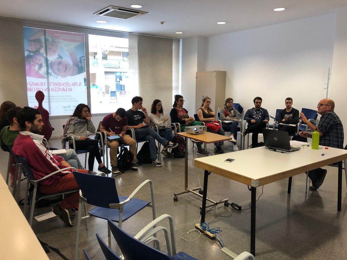 Avui hem visitat l’<a href="/EMMMataro/">EMM Mataró</a> dins la primera part del #practicum #pedagogia <a href="/esmuccat/">ESMUC</a> i ens han explicat tots els projectes que tenen desplegats per la ciutat. Gràcies per l’acollida, @fargasjoan