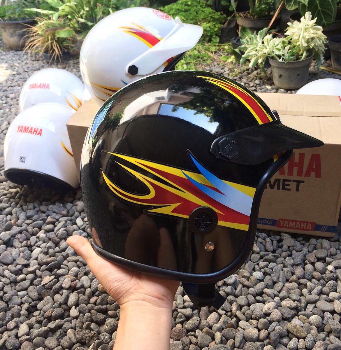 gerarduschandra's tweet photo. edisi jual koleksi helm jadul
Helm Yamaha stripping api (NOS)
Kondisi baru stok lama
minat? bisa dm
@mbakul_malang 
 
#helmjadul #helmretro #helmjadulindonesia  #helmlawas #helmantik #helmmalang #mbakulmotor #mbakulsepeda #mbakulhelm https://t.co/UTleHNDkwk
