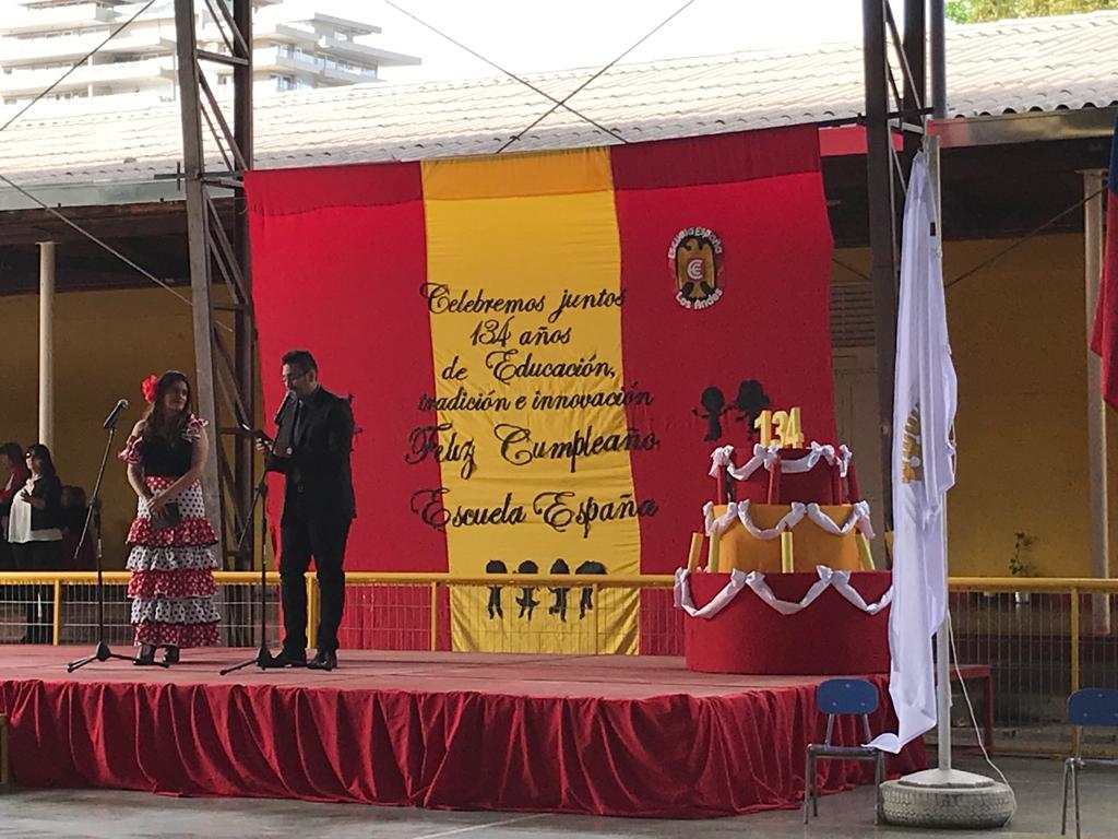 DAEMLosAndes's tweet photo. EN ESTOS MOMENTOS

Junto a toda su comunidad , Escuela España cierra su semana de aniversario con un colorido acto. 134 años no se cumplen todos los días. Muchas gracias por su labor formadora ¡Feliz aniversario Escuela España!

#DAEMLosAndes
#EducaciónLosAndes
#EscuelaEspaña https://t.co/ZJZMtGNWbH