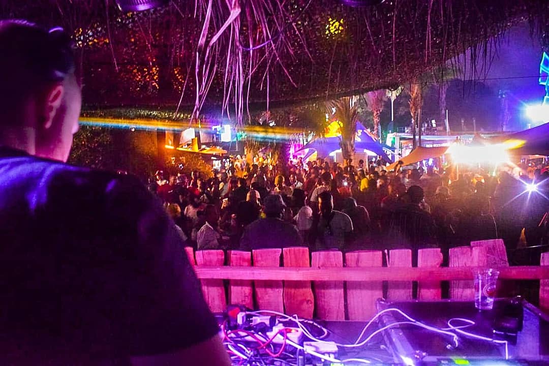 Dj_Dalootz's tweet photo. Filled up the stage again, True story ๐ค๐ผ
Refer to 2nd image to see before I jumped on.
Some will say I'm being arrogant, IDGAF, But sometimes you need to let people know what you're capable of.
#SpringFiesta2019 https://t.co/BvugpRPrav