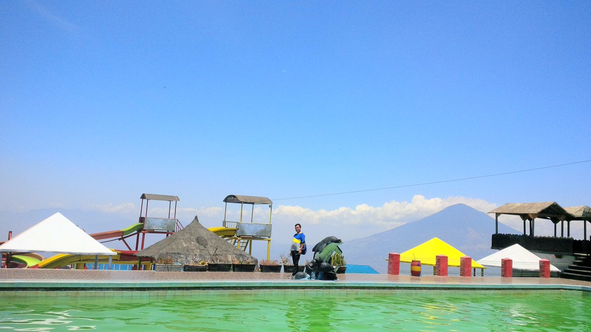 Ridwansanusie's tweet photo. Puncak darajat yg punya #puncakdarajat #ridsan #wisatagarut #wisata #pasirwangi #garut https://t.co/bwHsbypuSe