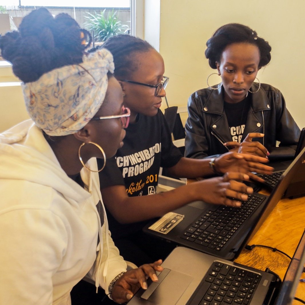 techincubation's tweet photo. A team of young female tech enthusiasts from Akilah Institute working on a solution that will improve efficiency and customer experience at hotels and restaurants.
#Techincubationprog #WomeninTech #WomeninICT #ContextualTechnology #Rwanda #RwandaNews https://t.co/YTG9ylO3gP