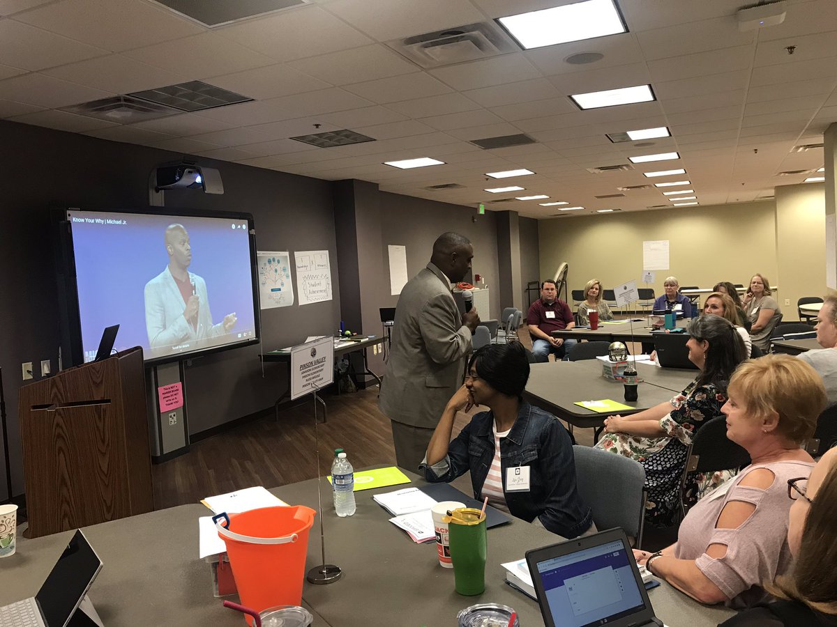 jlmaye_maye's tweet image. Dr. Walter Gonsoulin, Interim Superintendent, greets JEFCOED Lead Mentors and helps them understand their “why?” @JEFCOED @gonsoulinwalter