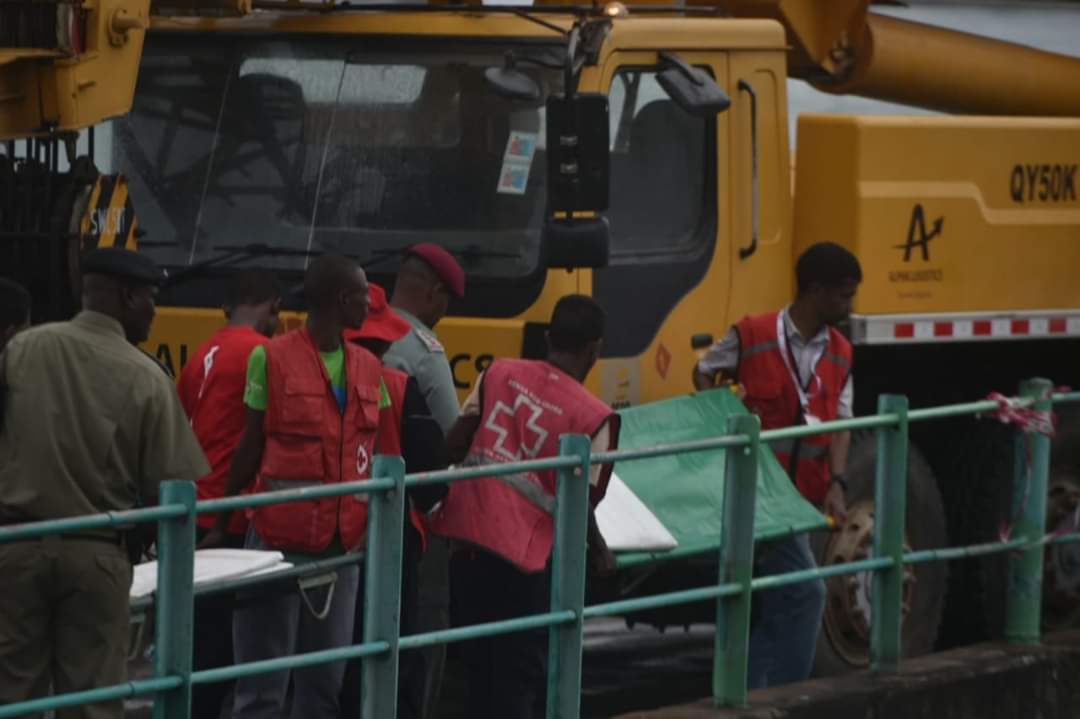 RadioMaa's tweet photo. Bodies of mother and daughter finally retrieved from Indian Ocean 13 days after the Likoni ferry incident, car also recovered. https://t.co/ME8dfYDcDp