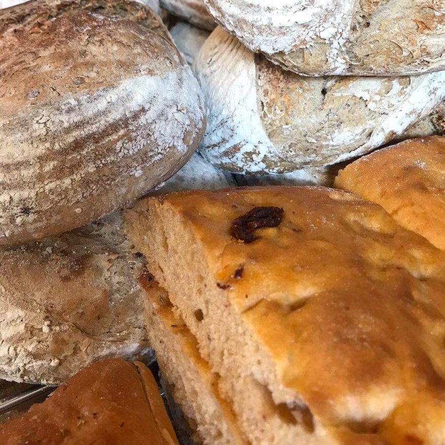 Baking! Baking! Bread! Bread!
Come along to Lovebread and pick up some tips for making 3 different real breads on Sunday 20th October. All you need is enthusiasm, an apron and a bag to carry your goodies home!!
eventbrite.co.uk/e/real-bread-b…