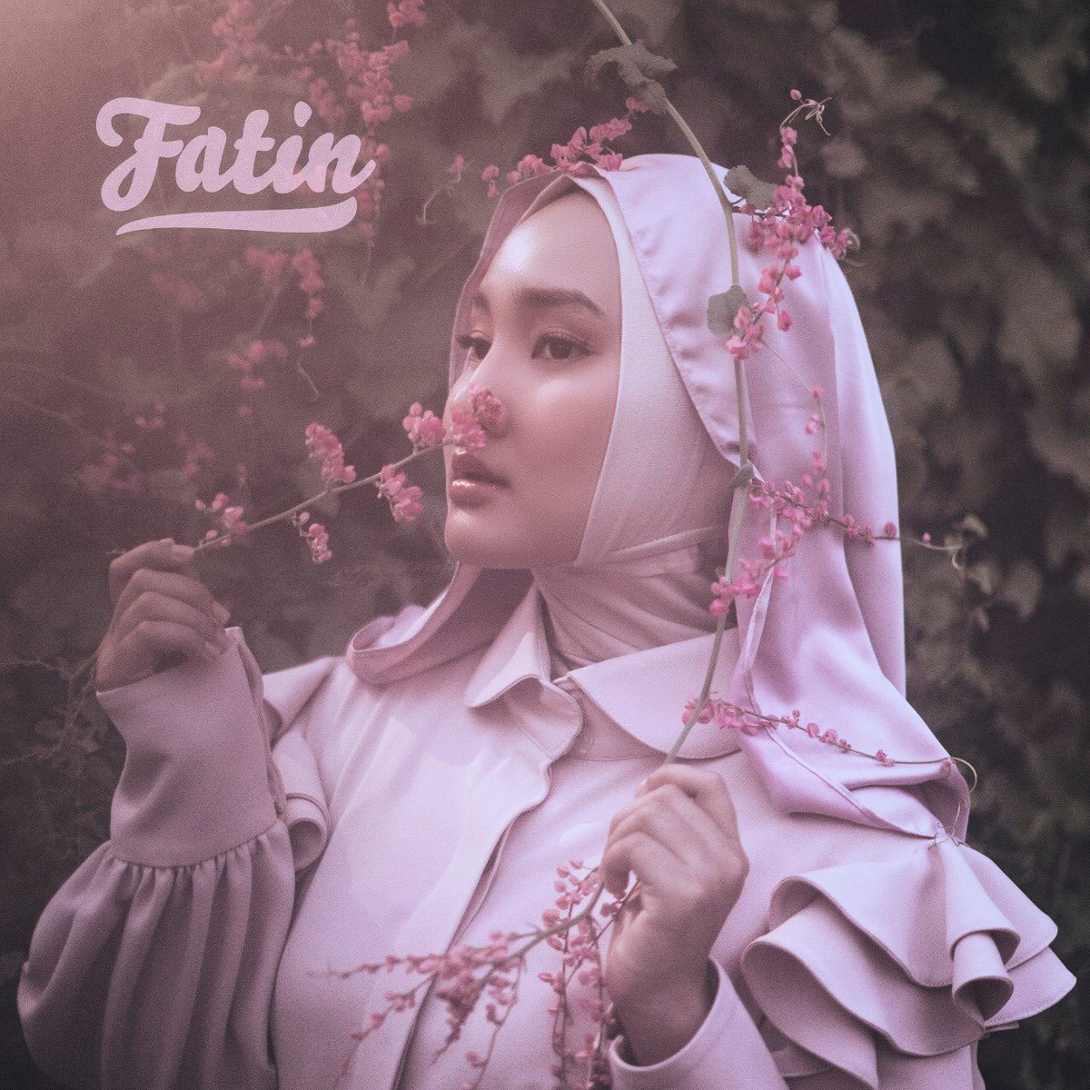 .<a href="/FatinSL/">Fatin Shidqia Lubis</a> kembali dengan single terbarunya “Hanya Mimpi”. 

“Hanya Mimpi” menjadi karya reuni dari Fatin dan Mikha Angelo. Dalam lagu ini, <a href="/Angelo_Mikha/">Mikha Angelo</a> terlibat sebagai composer dan produser.

Yuk langsung simak Audio Videonya di sini : fatin.lnk.to/HanyaMimpi_OA
