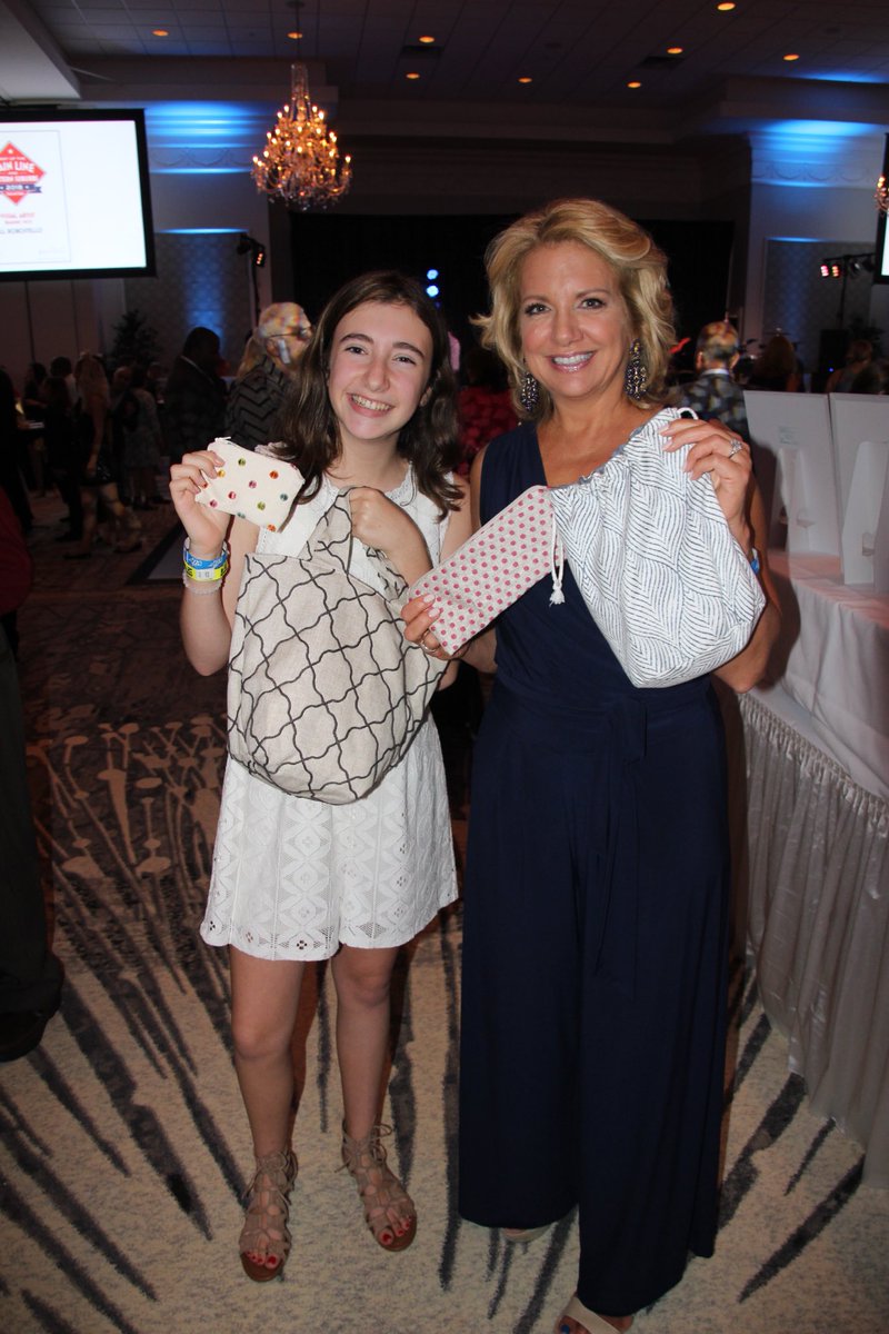 tracydavidson's tweet photo. Shout out to an impressive Anna Welsh, Founder ⁦@littlebagIMPACT⁩ on this International Day of the Girl. She’s always supporting &amp; inspiring others. #DayoftheGirl https://t.co/hWVDkj8g6c