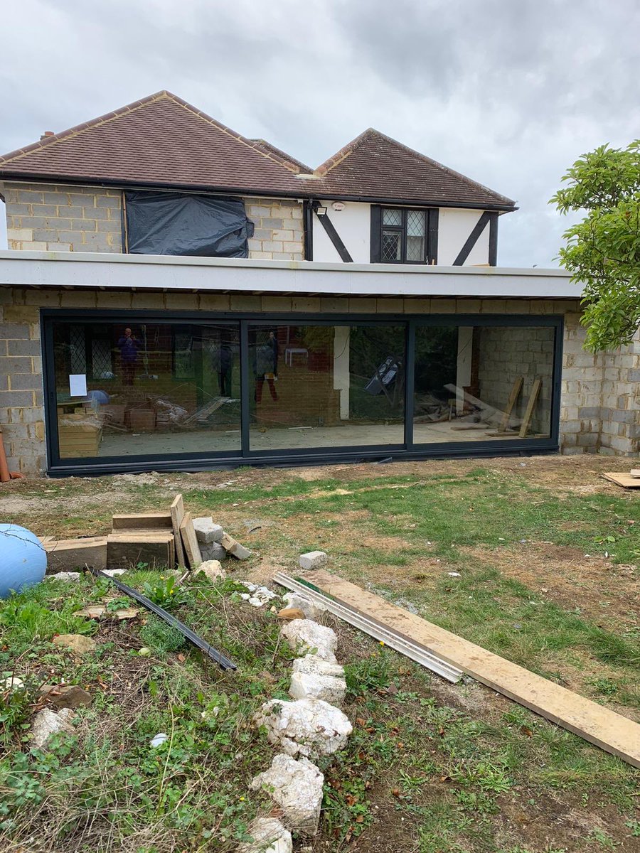 HarpendenWindow's tweet photo. And another Reynears CP130LS lift and slide patio door installed at a massive 8.1 m x 2.2m high 😯 The builder needed a quick turnaround so we manufactured and installed this door in 4 weeks 😎 Ask your supplier if they can do be this efficient 👌 https://t.co/VEd7cRTEqv