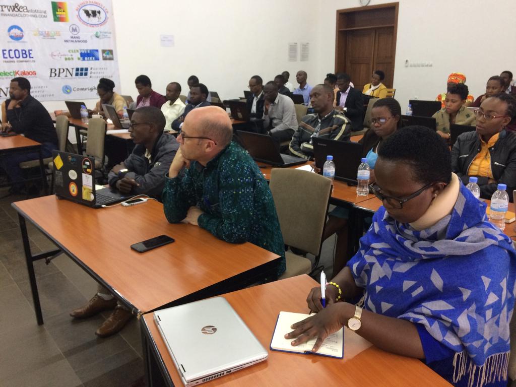 MHB_Research's tweet photo. Closing ceremony:
The closure of #SecondaryDataAnalysis and #Manuscript workshop, was marked by the presence of #ViceChancellor of the @Uni_Rwanda ,Prof @ccpcotton
Pics:
1)Attending one of the final presentations
2) Certificate giving
3) Group picture
#DHS
#Research
#Health https://t.co/h2XJ02FDqR