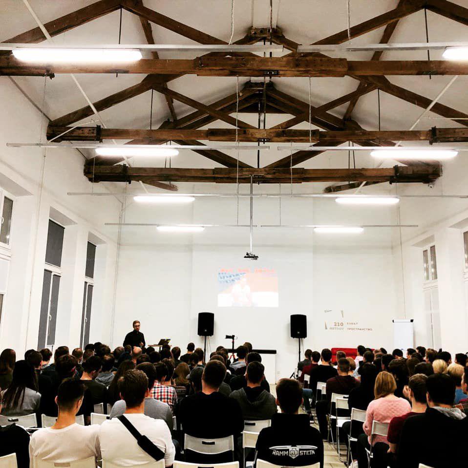 AngularBelarus's tweet photo. Our comminity at the Angular Meetup#2🥳
Despite the weather outside the window there were 194 participants.
Thank you guys, you are the best and we love you ❤ https://t.co/CHHqn0mv2E