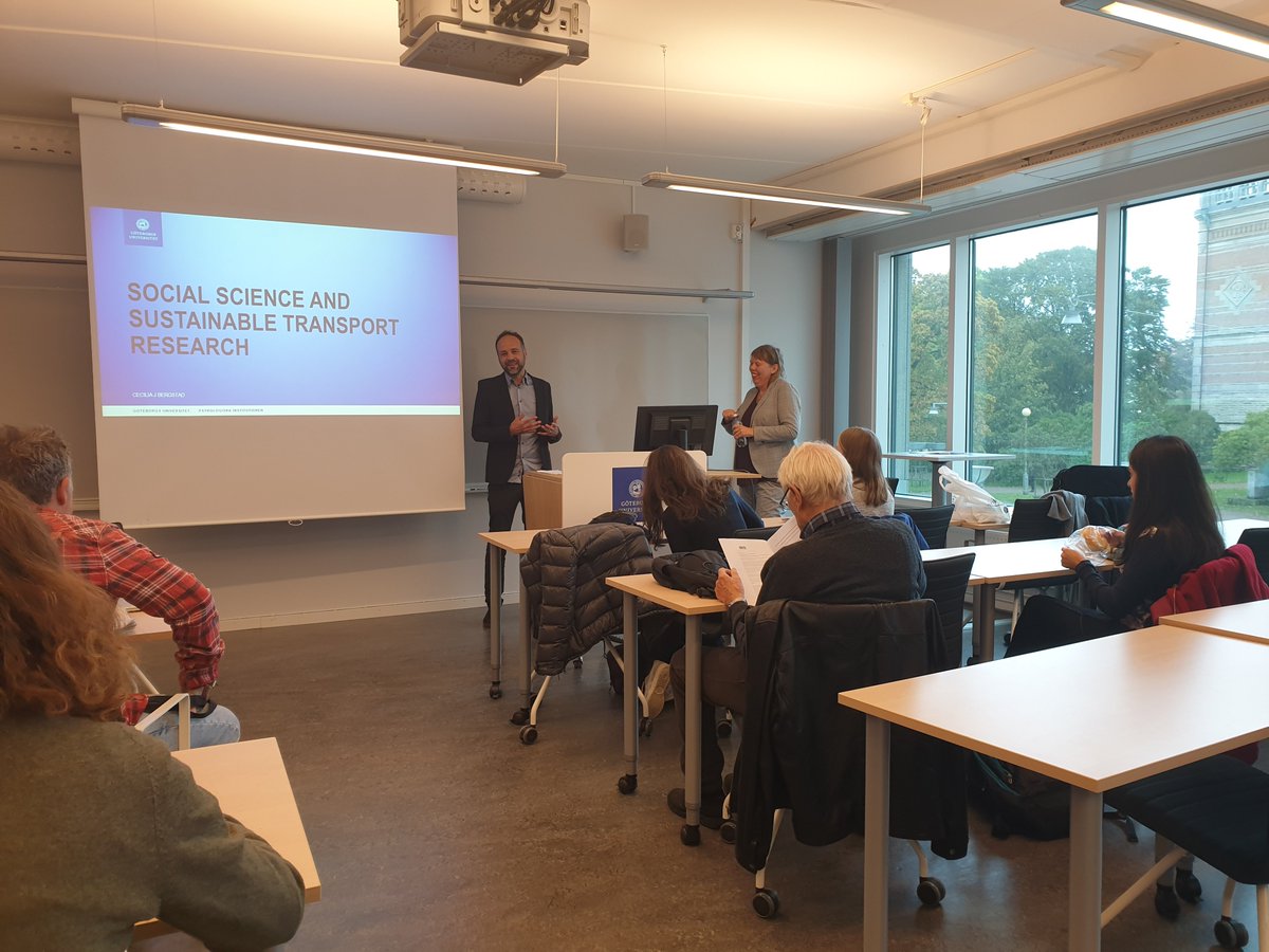 CeCAR_UGOT's tweet photo. Today's CeCAR Seminar:

@DrBergstad talked about the global challenges connected to the environmental and social impacts of the transportation sector. The talk included a presentation of her results from transport-related research on private car use and car sharing in Europe. https://t.co/2QE2e5yGBU