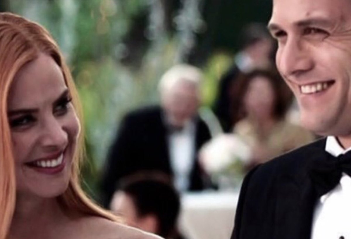 regal_kiLa's tweet photo. I already said how perfect was #suitsfinale and how perfect was #Perfect as the #Darvey dance’s song..
..but now I wanna share that perfection..
..because it’s unbelievable how much this song is perfect for Harvey and Donna. Just in the same way they are for each other. #suits9 https://t.co/7ePxr1j7eo