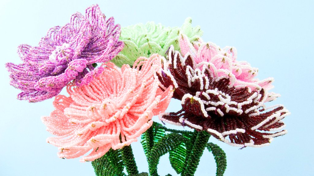 BlackSeaCraft's tweet photo. Beaded flowers bouquet 
#etsy #handmade #Frenchbeaded #chrysanthemum #singlestem #lavender #flamingo #pink #purple #mint #burgundy #Tablecenterpiece #seedbeaded #artificialflowers #bouquet https://t.co/7zMW02w307 https://t.co/8pyTEHo73C
