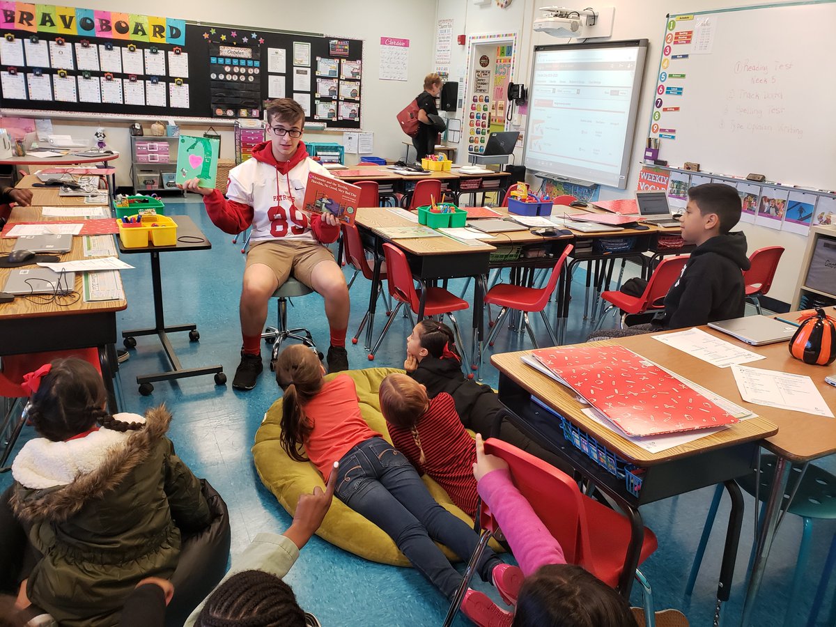 netcongschool's tweet photo. Thanks to LVRHS football players Liam Shalita-Hebbert, Michael Englehardt, Matt Credidio, Matt Karpiak, Gaston Poti, and Coach Don Smolyn for coming to read to our elementary school students. #weareNES #NetcongSchool https://t.co/vZsAi4JmWF