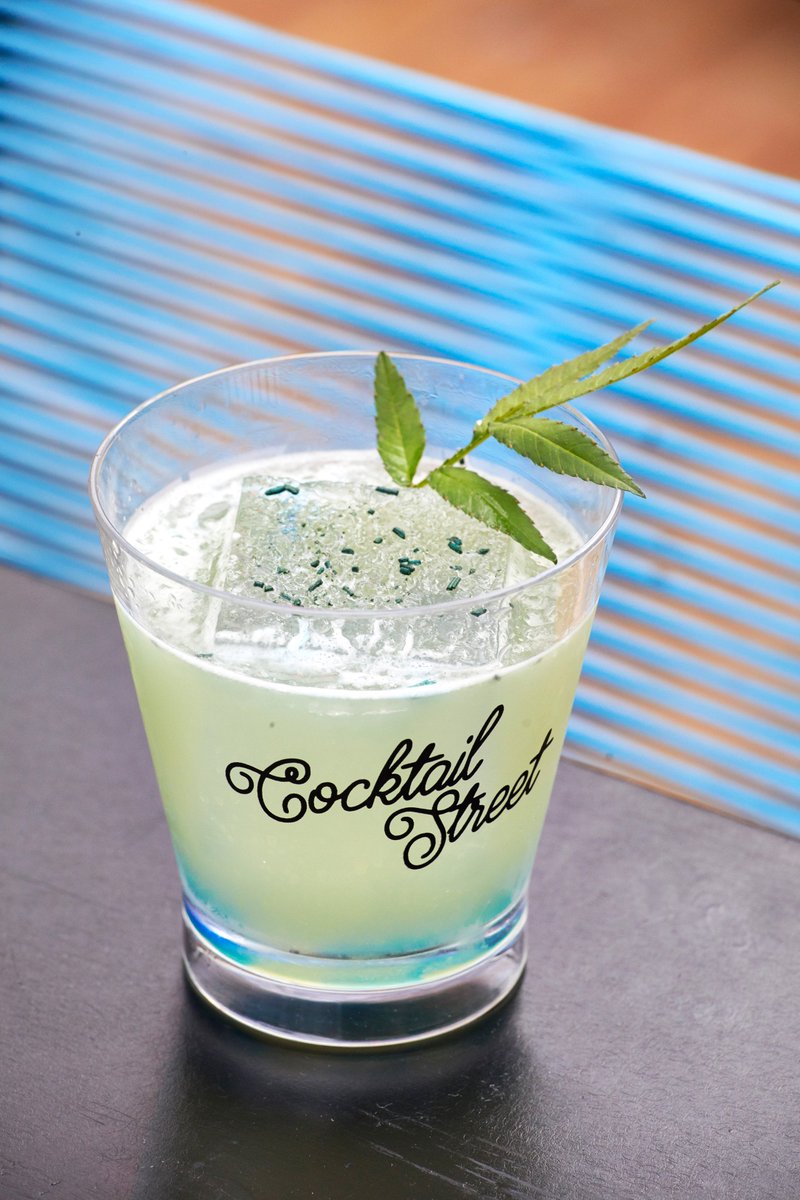 🙏 #MERCI

Nous avons encore battu des records pour la 4ème édition de la Cocktail Street Paris : vous étiez plus de 24 000 à venir rendre visite à nos stands food &amp; cocktails !

On vous remercie et vous donne rendez-vous l'année prochaine !