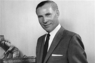 niaforg's tweet image. October 11: Antonio Pasin (1896-1990) (Business)
for #ItalianAmericanHeritageMonth Throughout the Great Depression, his Liberty Coaster Company was one of the few that ran at full capacity and his exhibit at the 1933 Chicago World’s Fair brought world fame to the #redwagon.